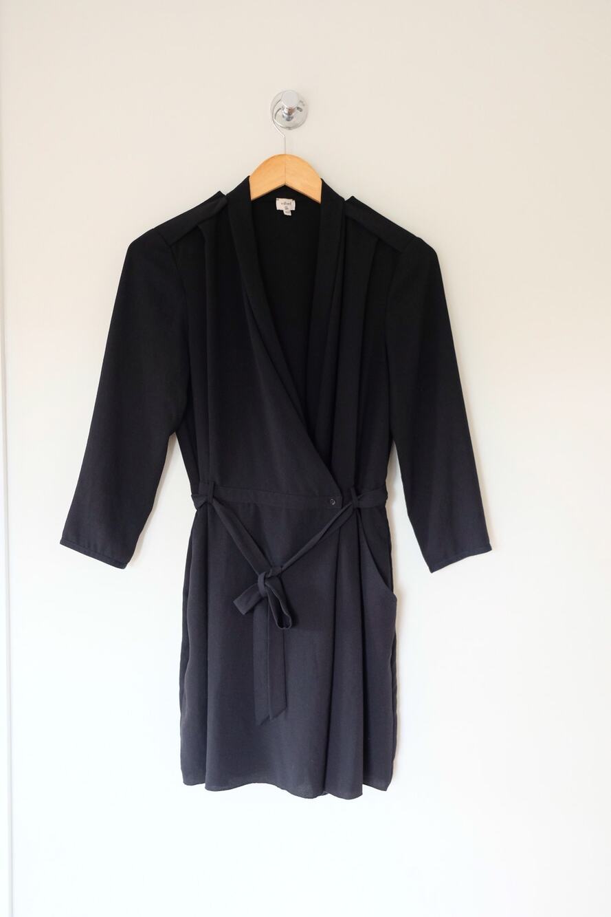 Wilfred Aritzia Black Wrap Dress Size 6 Shawl Collar Tie Waist Office Chic